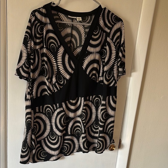 Cato Tops - CATO Chic Black and Cream Geometric Blouse